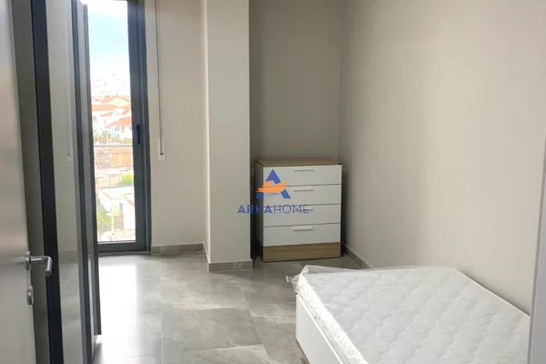 Shtepi me qera Apartament ne Tirane, 2+1, Mobilimi E mobiluar, Pagesa 700  Euro.