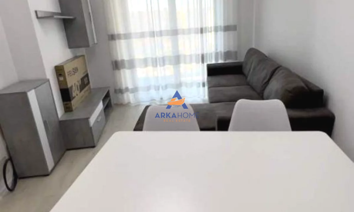Shtepi me qera Apartament ne Tirane, 2+1, Mobilimi E mobiluar, Pagesa 590  Euro.