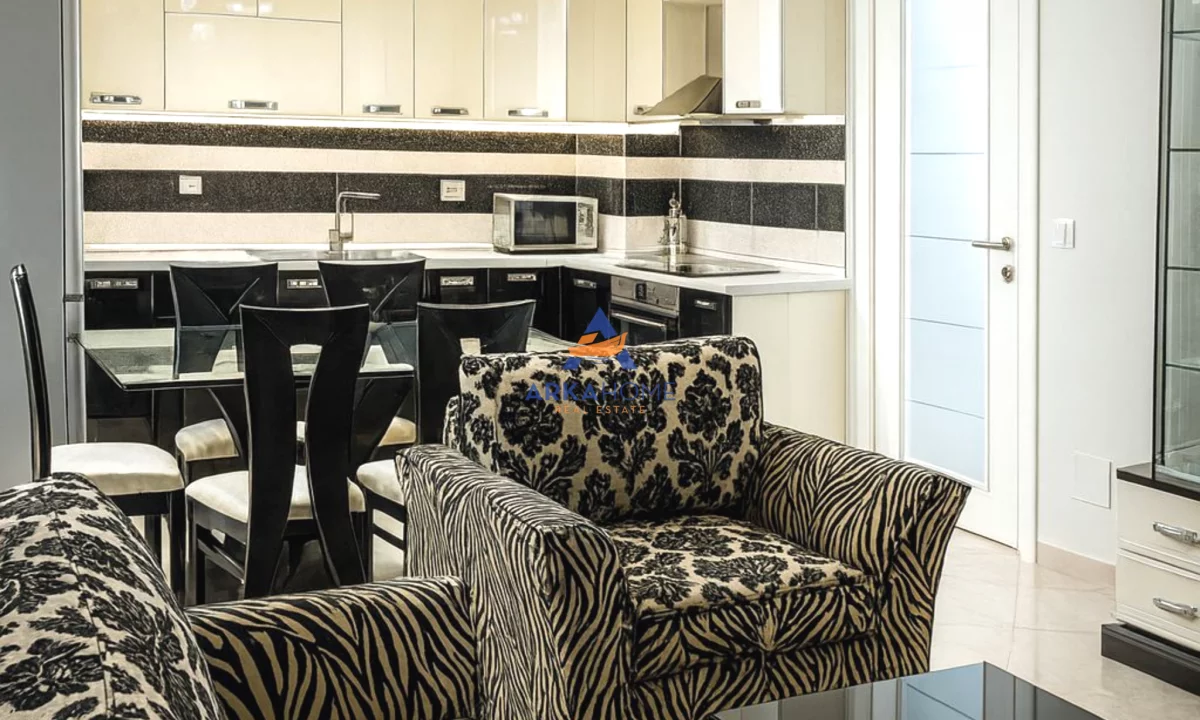 Shtepi me qera Apartament ne Tirane, 2+1, Mobilimi E mobiluar, Pagesa 550  Euro.