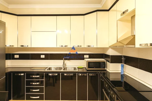 Shtepi me qera Apartament ne Tirane, 2+1, Mobilimi E mobiluar, Pagesa 550  Euro.