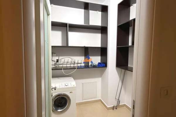 Shtepi me qera Apartament ne Tirane, 2+1, Mobilimi E mobiluar, Pagesa 550  Euro.