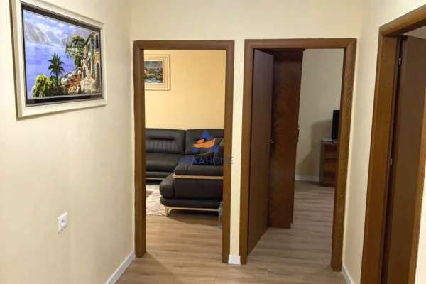 Shtepi me qera Apartament ne Tirane, 2+1, Mobilimi E mobiluar, Pagesa 600  Euro.