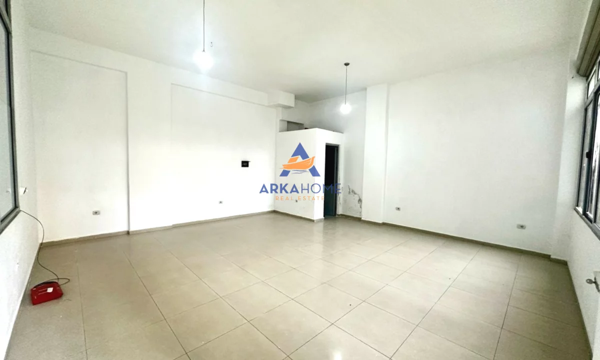 SHITET DYQAN 50M2 "NE YZBERISHT" 75.000 EURO