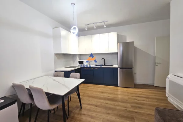 Shtepi me qera Apartament ne Tirane, 3+1, Mobilimi E mobiluar, Pagesa 831  Euro.