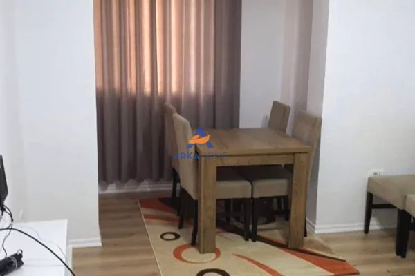 Shtepi me qera Apartament ne Tirane, 2+1, Mobilimi E mobiluar, Pagesa 550  Euro.