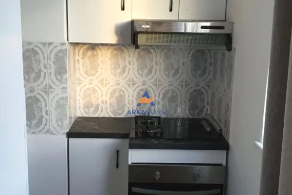 Shtepi me qera Apartament ne Tirane, 2+1, Mobilimi E mobiluar, Pagesa 550  Euro.