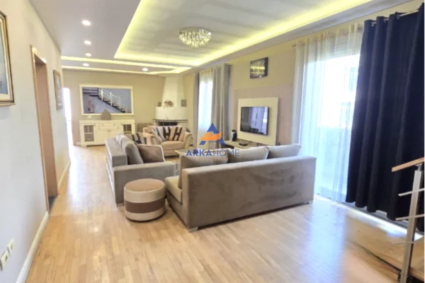 Shtepi me qera 4+1 ne Tirane - 1,000 Euro