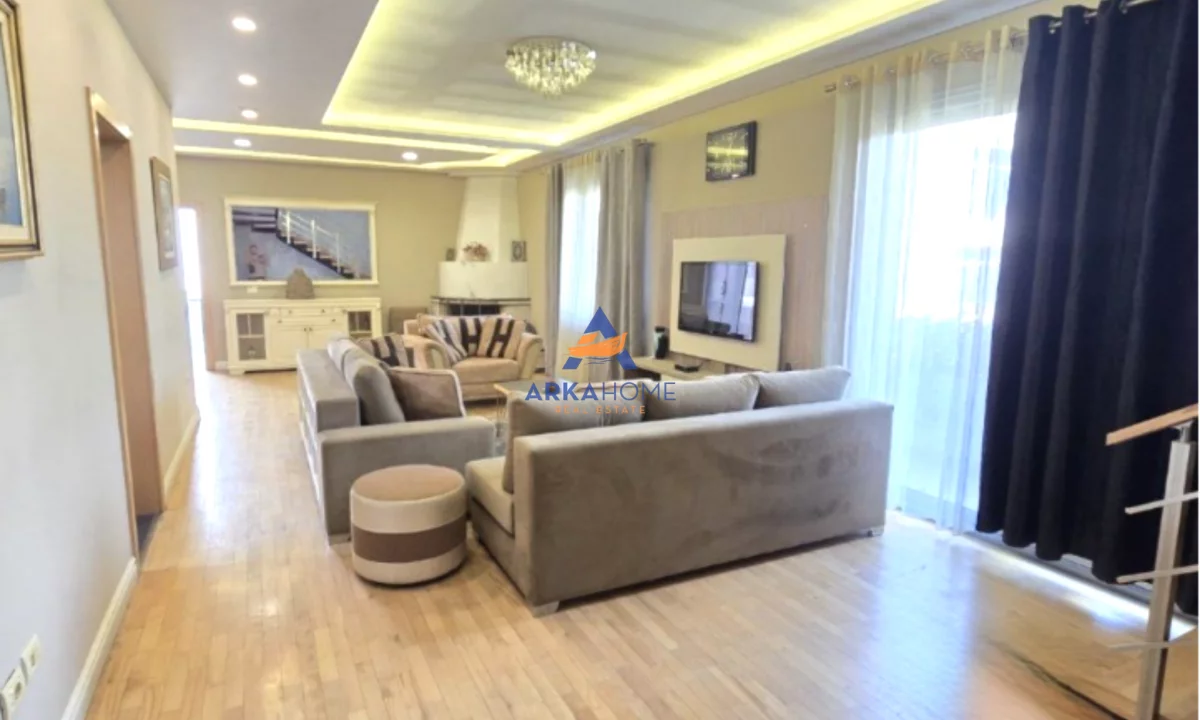 Shtepi me qera Duplex(shtepi me 2 kate) ne Tirane, 4+1, Mobilimi E mobiluar, Pagesa 1,000  Euro.