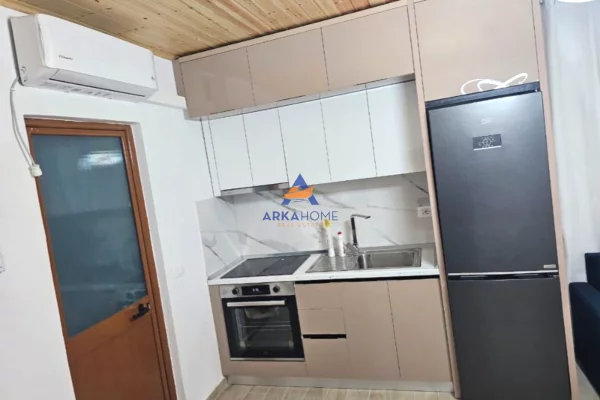 Shtepi me qera Apartament ne Tirane, Garsoniere, Mobilimi E mobiluar, Pagesa 350  Euro.