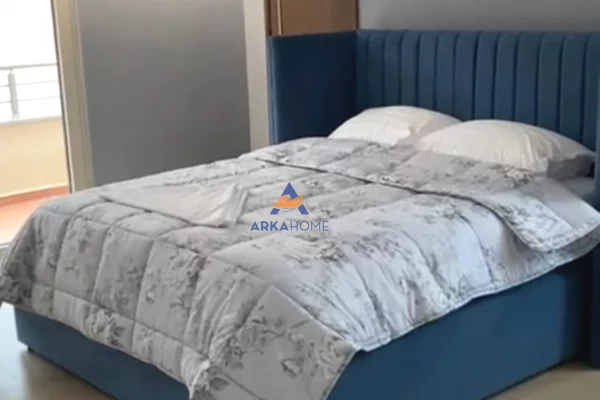 Attico(ultimo piano panoramico) in vendita a Tirana 3+1, Arredato