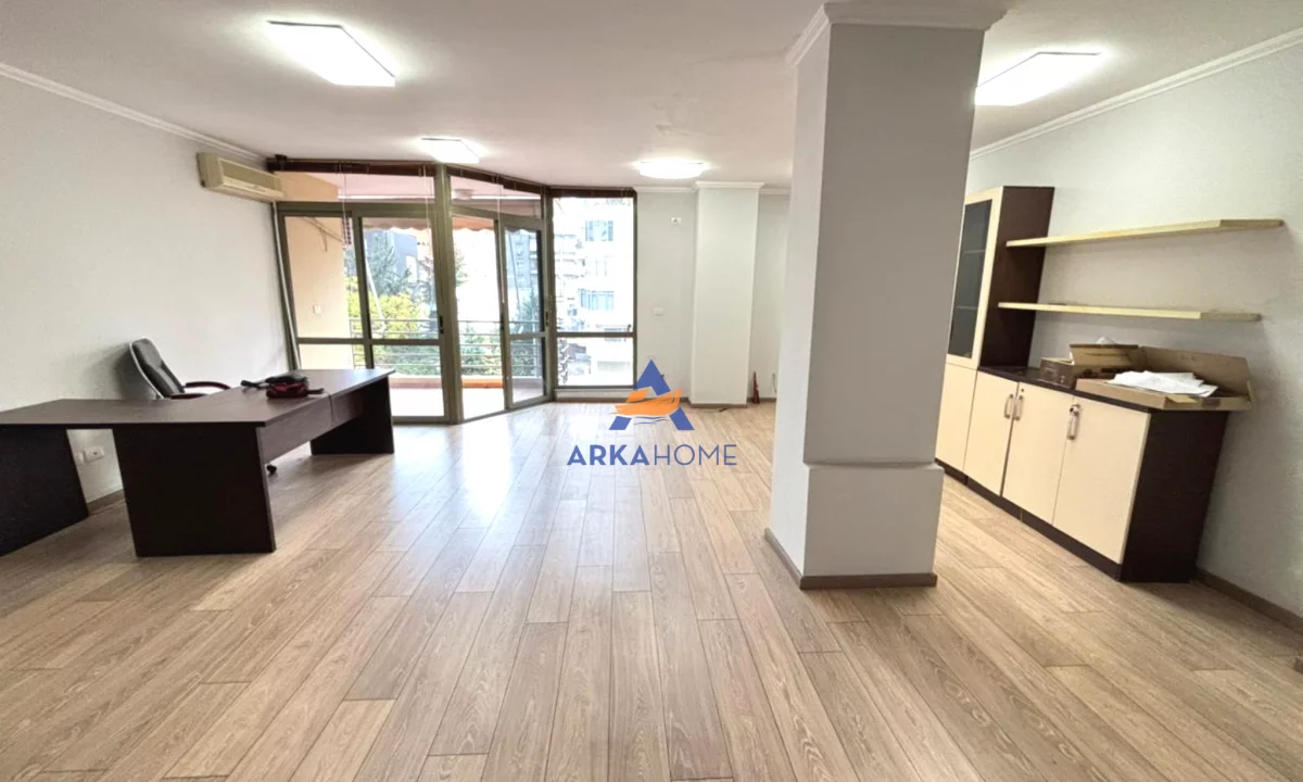 Appartamento in vendita a Tirana 2+1, Vuoto