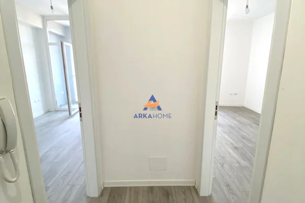 Shtepi me qera Apartament ne Tirane, 1+1, Mobilimi Bosh, pa mobiluar, Pagesa 727  Euro.