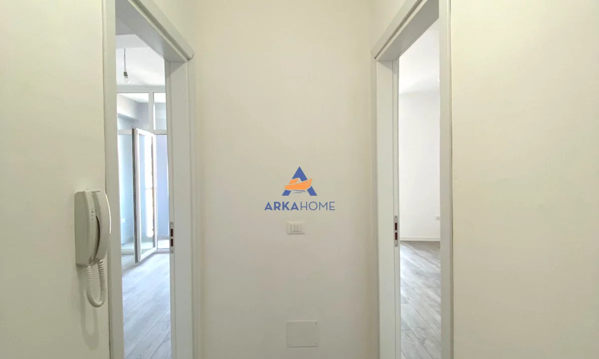 Shtepi me qera Apartament ne Tirane, 1+1, Mobilimi Bosh, pa mobiluar, Pagesa 727  Euro.