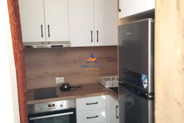 Shtepi me qera Apartament ne Tirane, 2+1, Mobilimi E mobiluar, Pagesa 600  Euro.