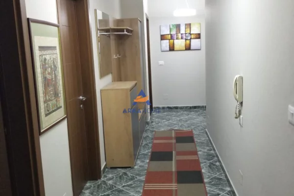 Shtepi me qera Apartament ne Tirane, 2+1, Mobilimi E mobiluar, Pagesa 600  Euro.