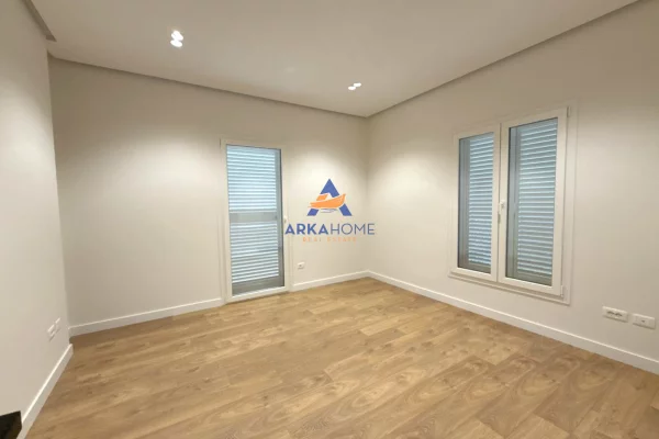 Shtepi me qera Apartament ne Tirane, 7+1, Mobilimi Bosh, pa mobiluar, Pagesa 9,000  Euro.