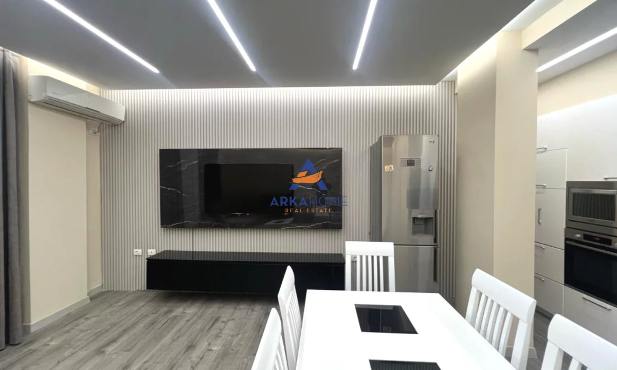 Shtepi me qera Apartament ne Tirane, 3+1, Mobilimi E mobiluar, Pagesa 900  Euro.