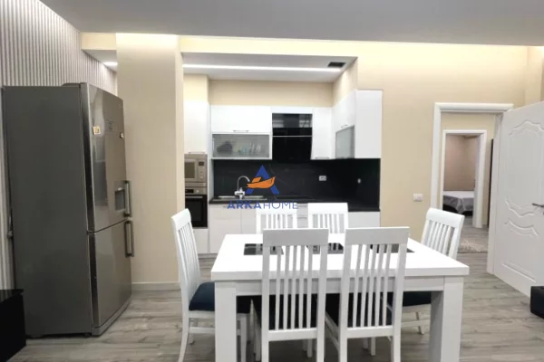 Shtepi me qera Apartament ne Tirane, 3+1, Mobilimi E mobiluar, Pagesa 900  Euro.