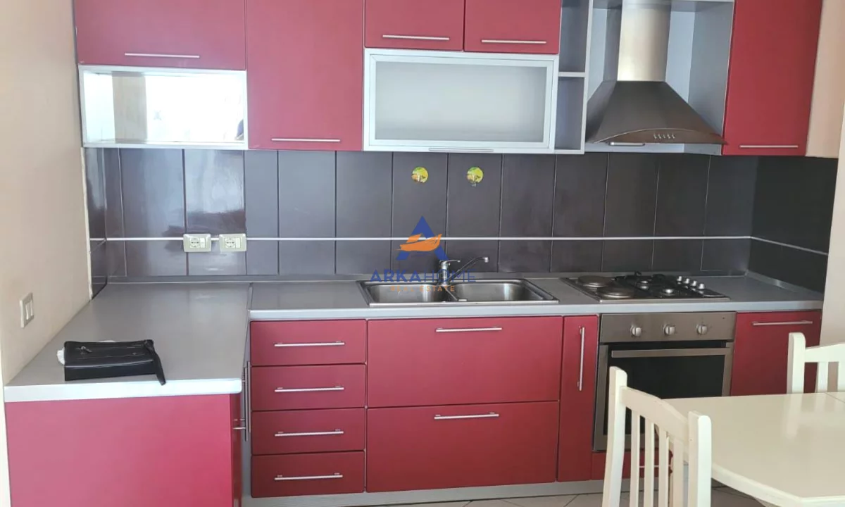 Appartamento in vendita a Tirana 1+1, Arredato