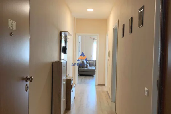 Shtepi me qera Apartament ne Tirane, 2+1, Mobilimi E mobiluar, Pagesa 700  Euro.