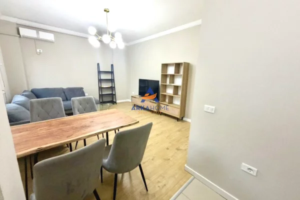 Shtepi me qera Apartament ne Tirane, 2+1, Mobilimi E mobiluar, Pagesa 750  Euro.