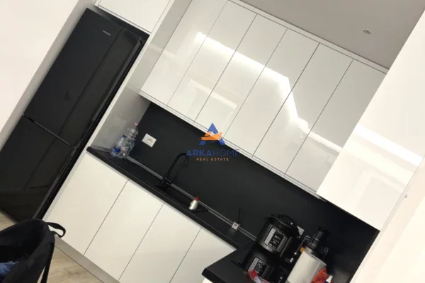 Appartamento in vendita a Tirana 1+1, Arredato