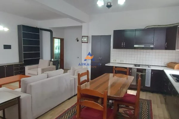 Casa privata/Indipendente in vendita a Tirana 2+1, Arredato