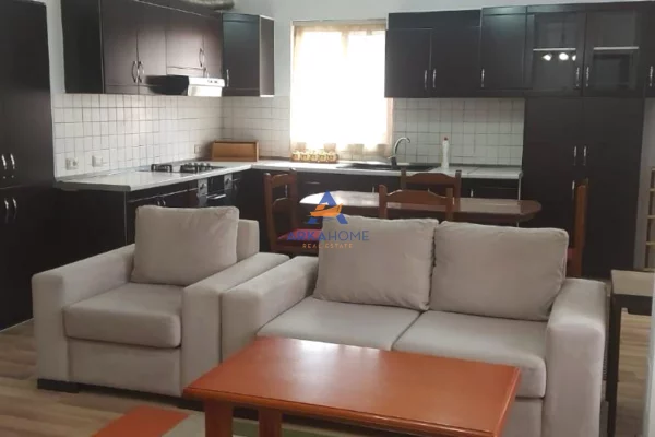 Casa privata/Indipendente in vendita a Tirana 2+1, Arredato