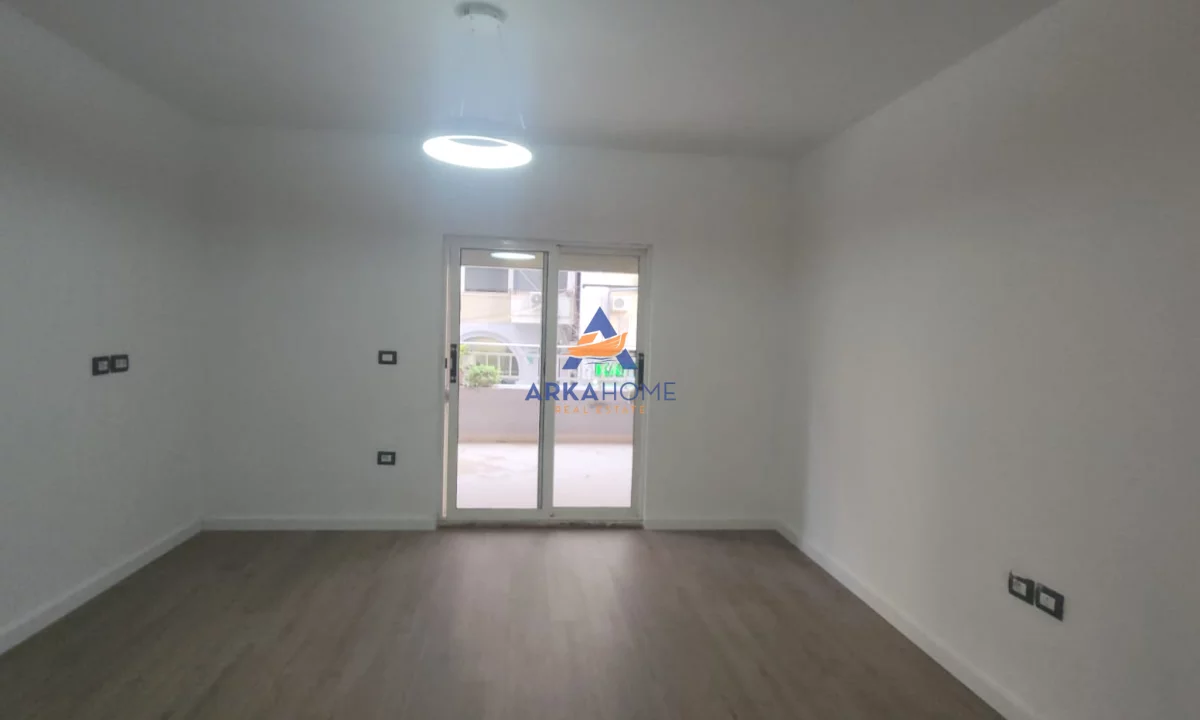 Appartamento in vendita a Tirana 1+1, Vuoto