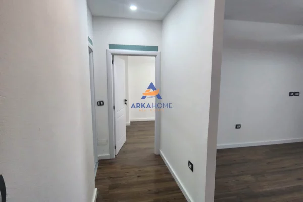 Appartamento in vendita a Tirana 1+1, Vuoto