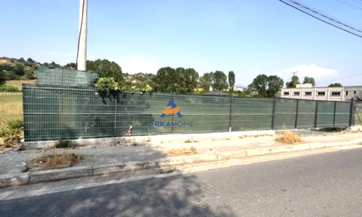 JEPET ME QERA TOKE 2150M2 "PRUSH" 100.000 LEKE