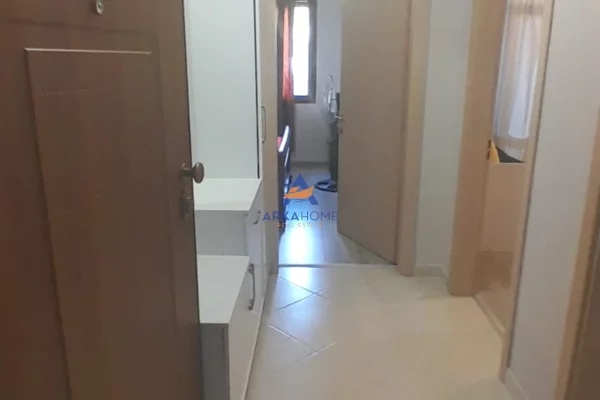 Appartamento in vendita a Tirana 1+1, Arredato