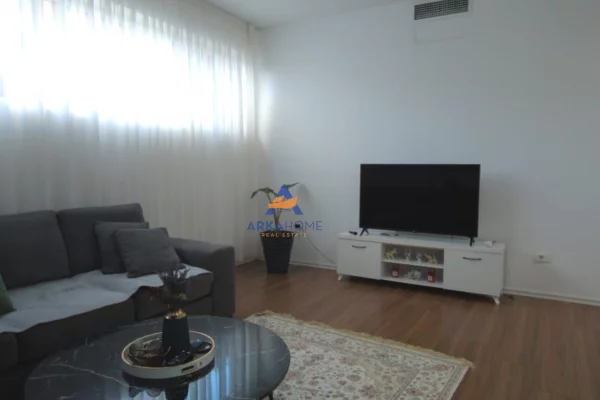 Villa di lusso in vendita a Tirana 7+1, Arredato