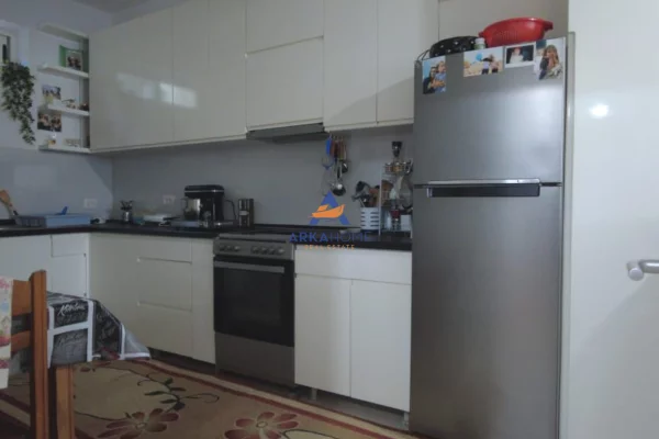 Villa di lusso in vendita a Tirana 7+1, Arredato