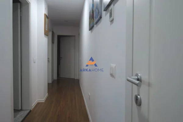 Villa di lusso in vendita a Tirana 7+1, Arredato