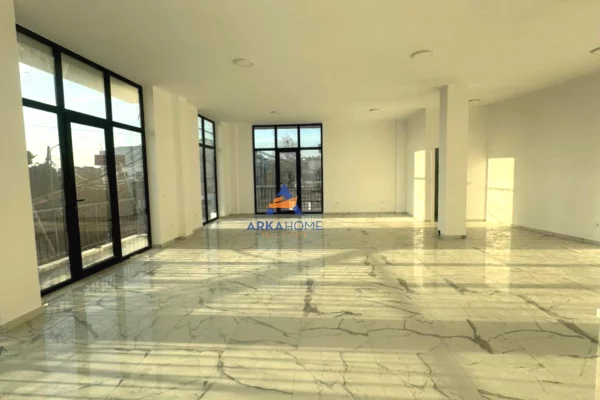 Ambient biznesi me qera 1+1 ne Tirane - 936 Euro