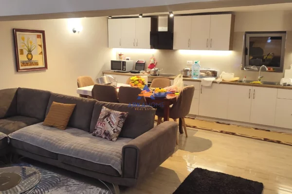 Shtepi ne shitje Shtepi Private ne Fier, 3+1, Mobilimi E mobiluar, Pagesa 230,000  Euro.