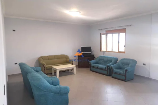 Shtepi me qera Shtepi Private ne Tirane, 6+1, Mobilimi E mobiluar, Pagesa 2,000  Euro.