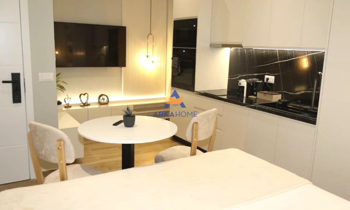 SHITET NJESI BIZNESI 74M2 "RRUGA MUAMED GJOLLESHA" 50.000 EURO