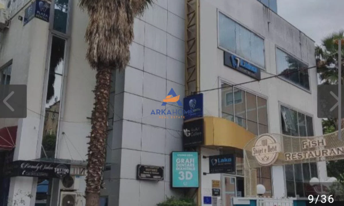JEPET ME QIRA AMBIENT KOMERCIAL 36 m2 "DREJTORIA E POLICISE – ISH-BLLOK" 700 EURO