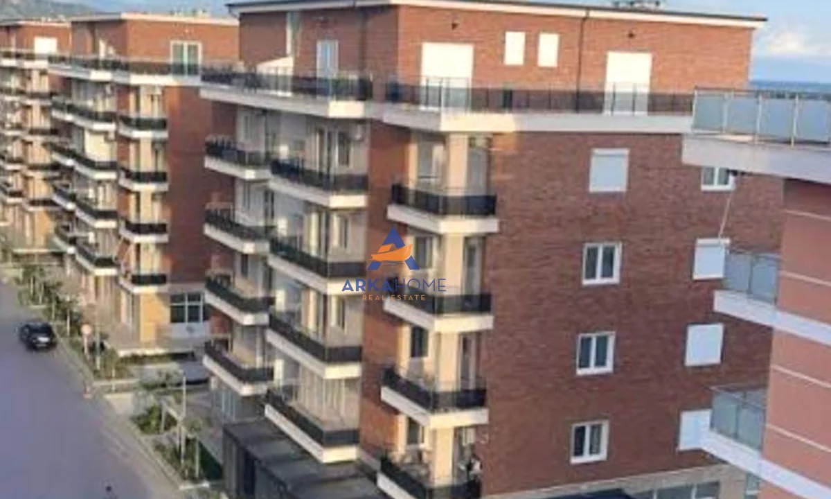 Shtepi ne shitje Apartament ne Shkoder, 2+1, Mobilimi Bosh, pa mobiluar, Pagesa 216,000  Euro.