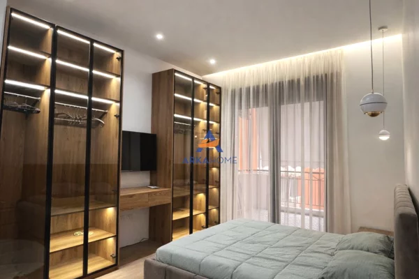 Appartamento in vendita a Tirana 2+1, Arredato