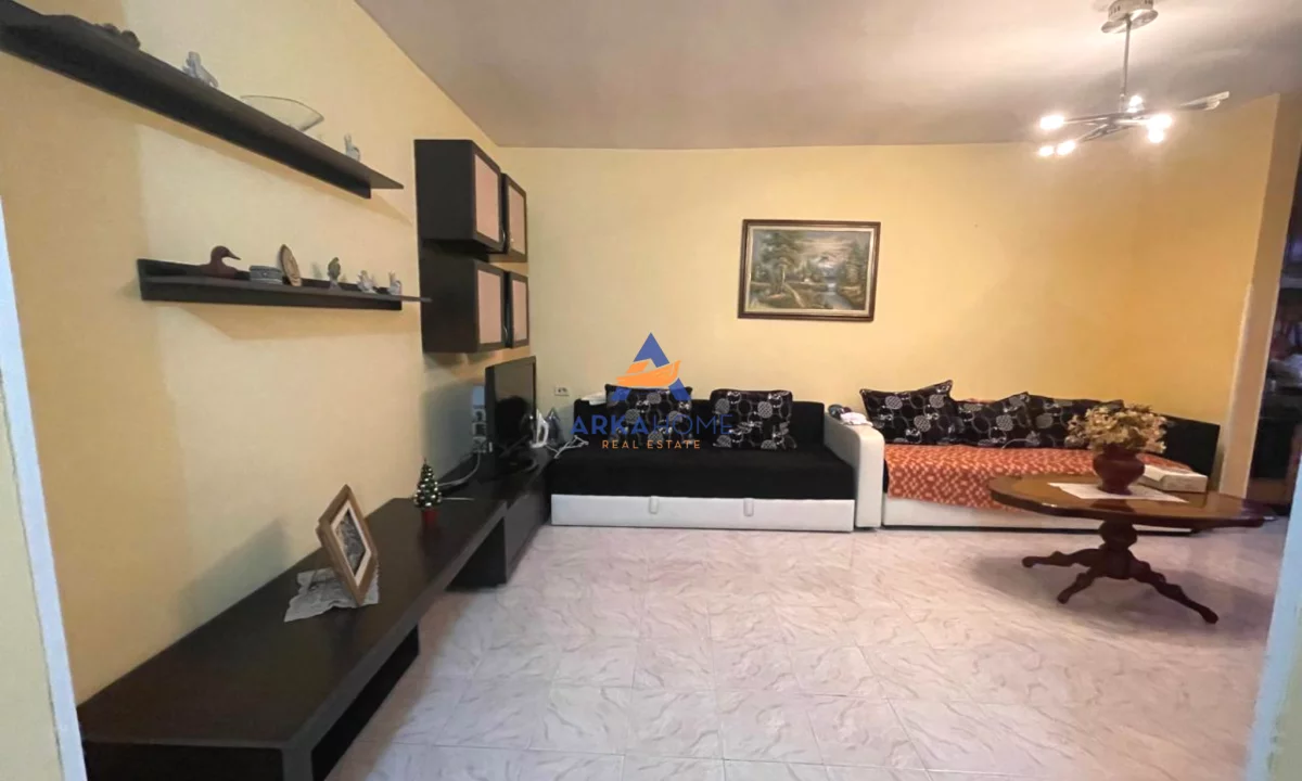 Appartamento in vendita a Tirana 2+1, Arredato