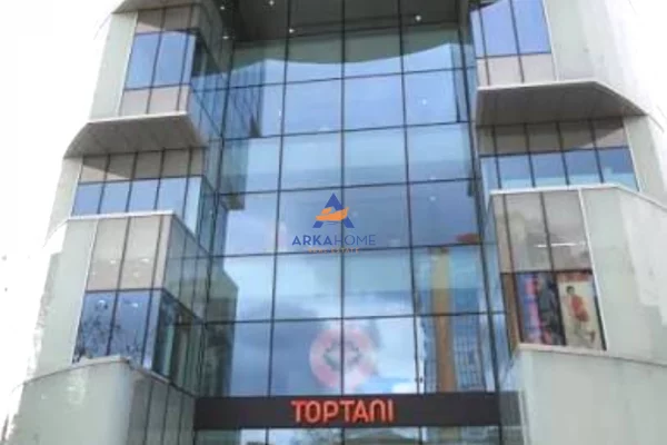 JEPET ME QERA AMBIENT ZYRE 90M2 "NE QENDER" 1300 EURO