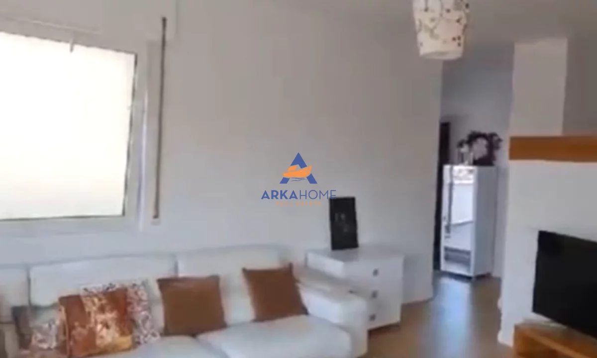 Appartamento in vendita a Tirana 1+1, Arredato