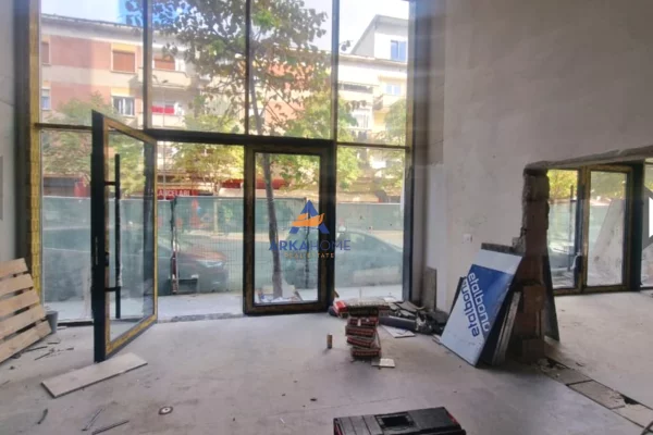 Ambient biznesi me qera 1+1 ne Tirane - 3,500 Leke