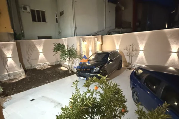 Ambient biznesi me qera 3+1 ne Tirane - 2,000 Euro