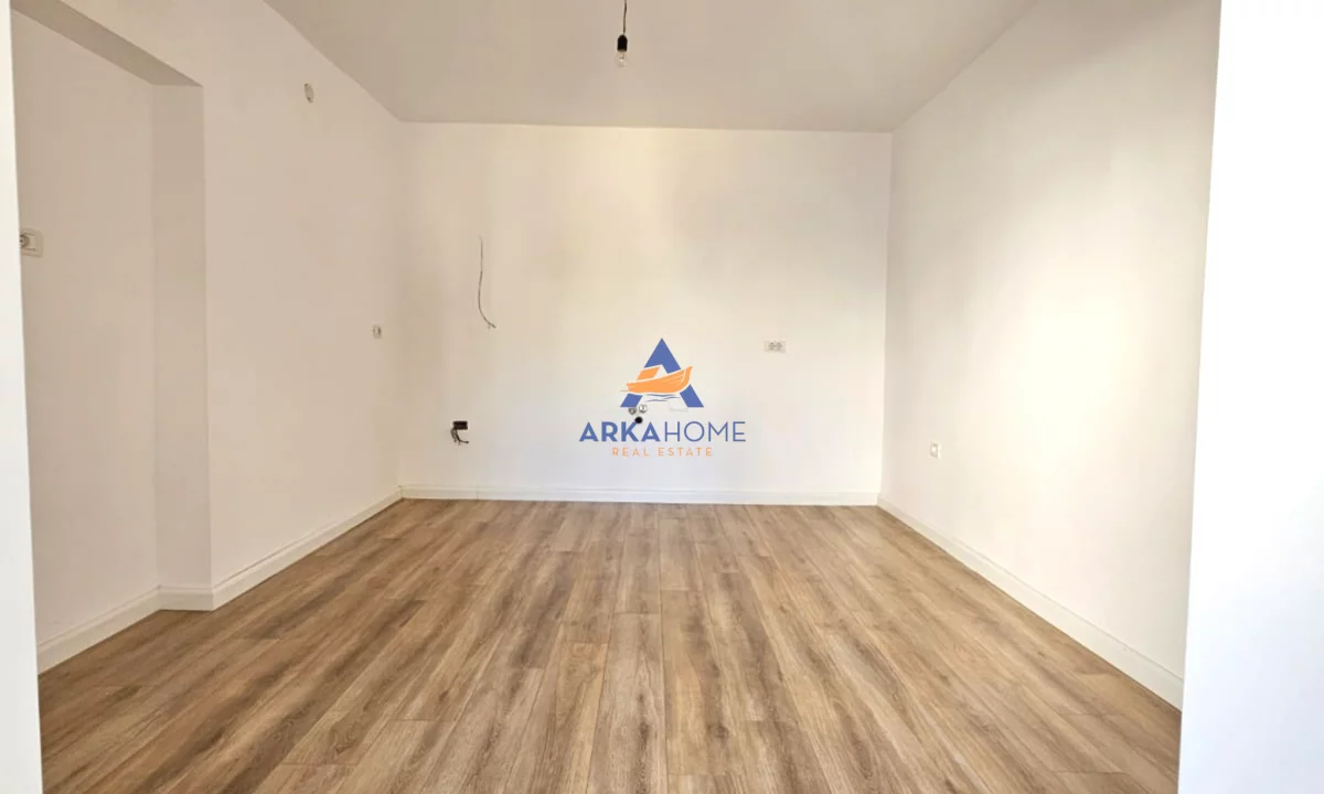 Appartamento in vendita a Tirana 1+1, Vuoto