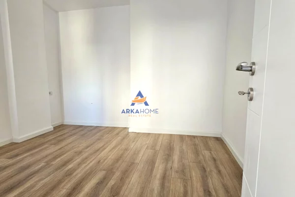 Appartamento in vendita a Tirana 1+1, Vuoto