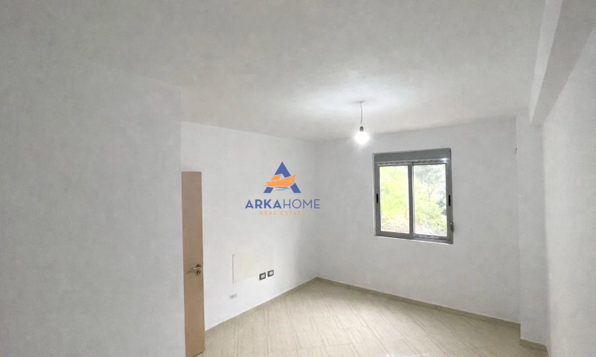 Shtepi ne shitje Apartament ne Durres, 1+1, Mobilimi Pjeserisht e mobiluar, Pagesa 60,000  Euro.